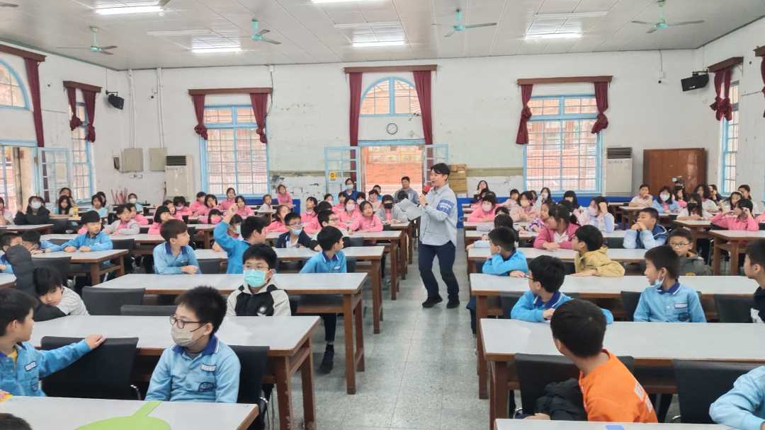 3.開場-新湖口公學校講堂文資價值說明與5班師生共同參與