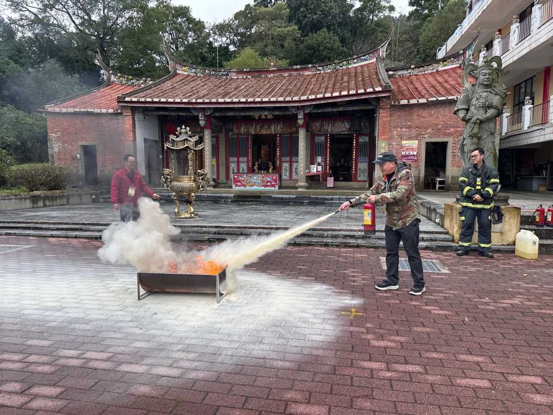 11-學員實際操作滅火器