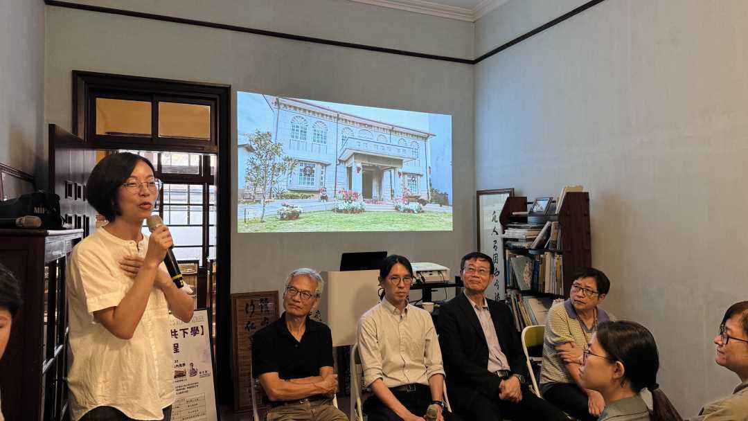 18-文資科洪千鶴科長與學員交流